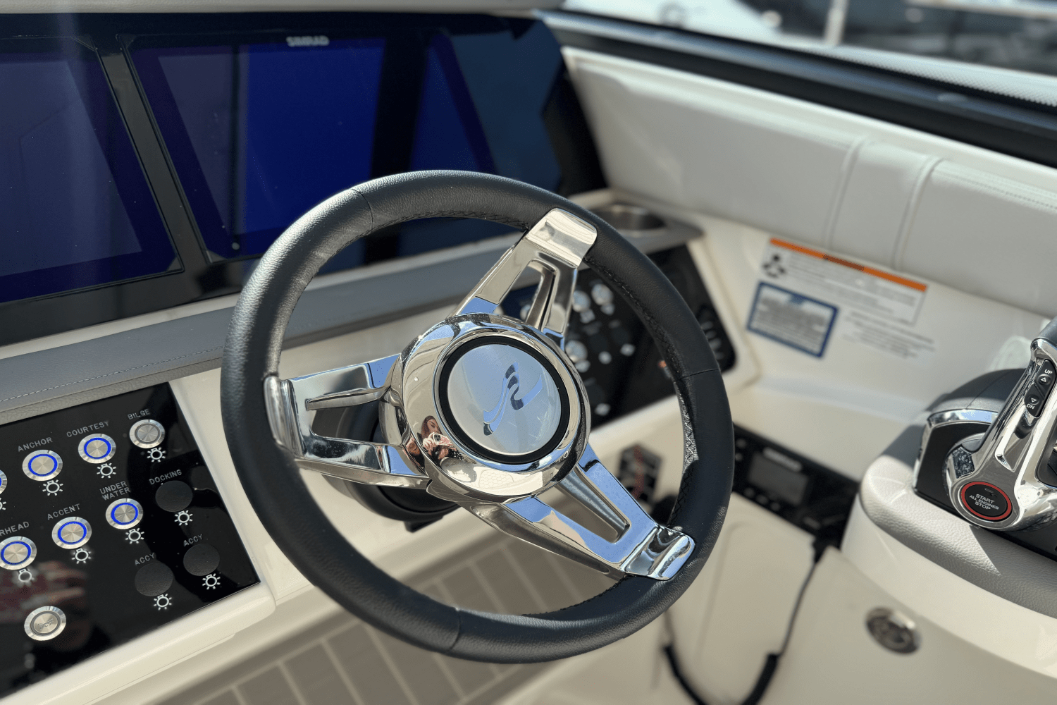 2025 Sea Ray Sundancer 320 Outboard Image Thumbnail #25