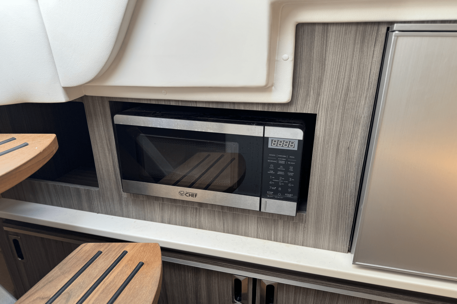 2025 Sea Ray Sundancer 320 Outboard Image Thumbnail #39
