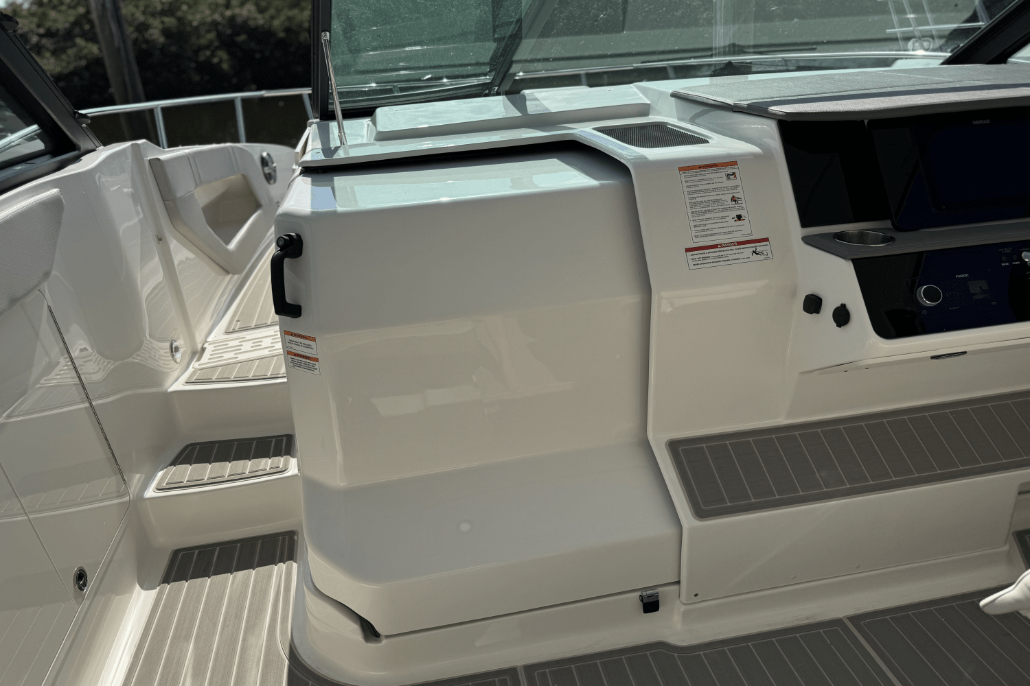 2025 Sea Ray Sundancer 320 Outboard Image Thumbnail #28