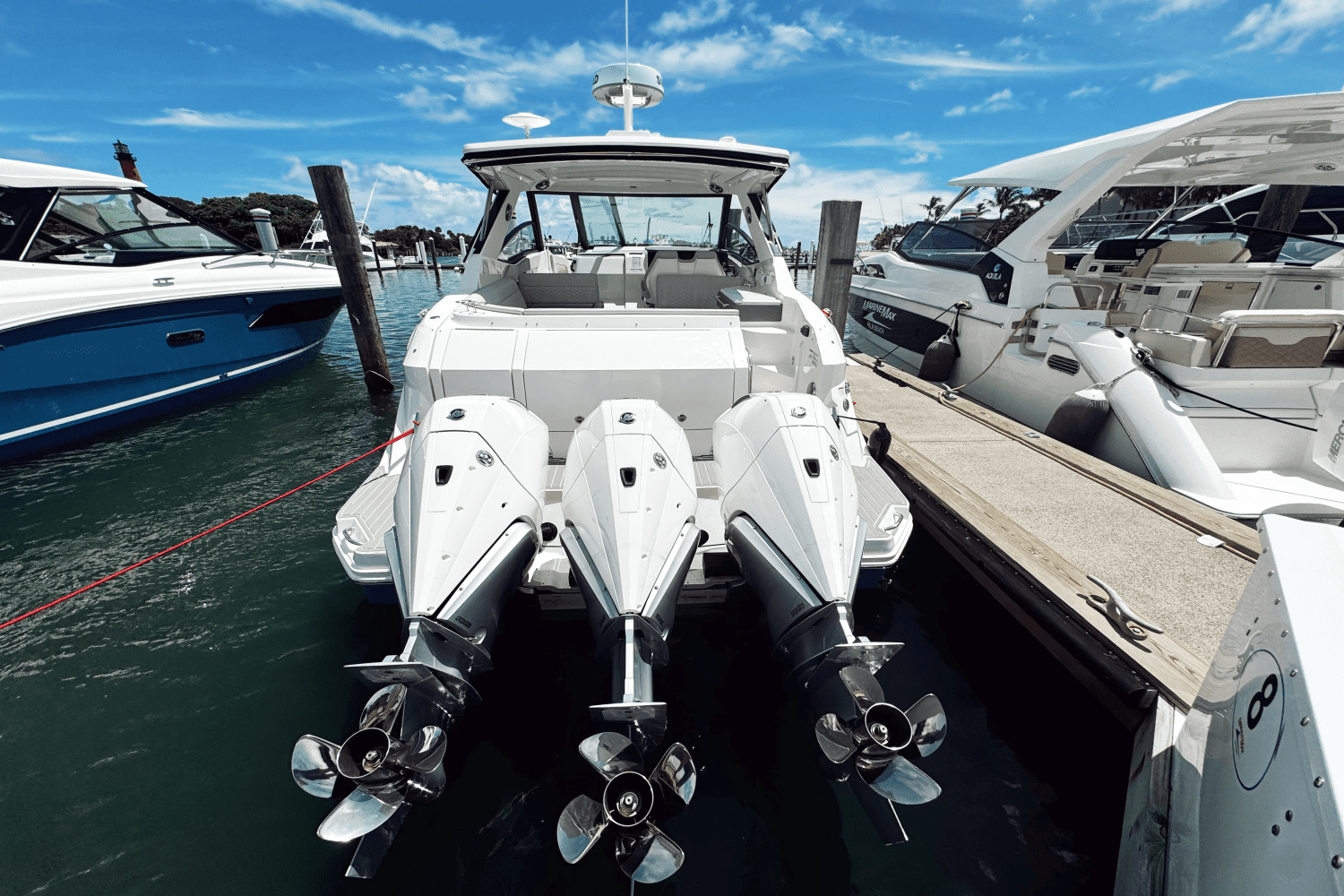 2025 Sea Ray Sundancer 320 Outboard Image Thumbnail #2