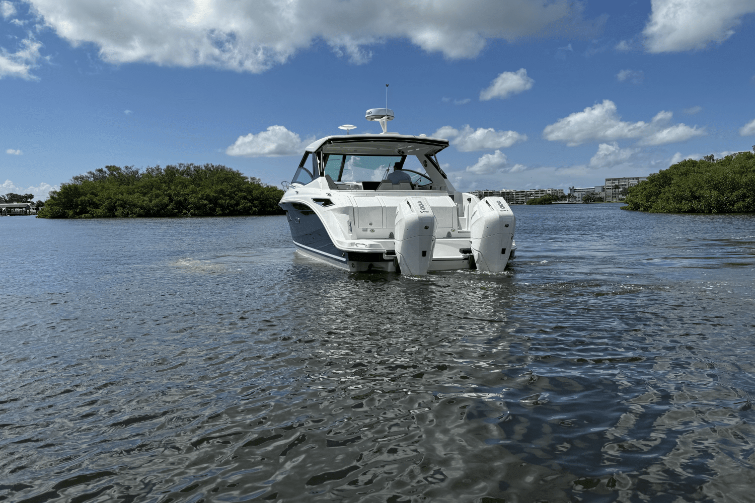 2025 Sea Ray Sundancer 320 Outboard Image Thumbnail #3