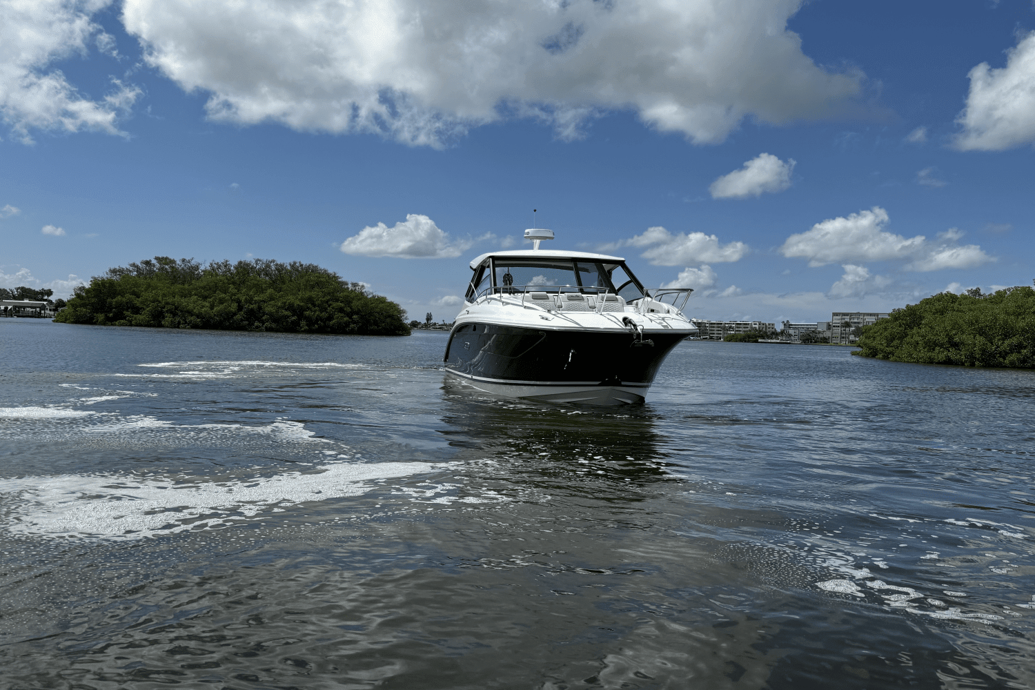 2025 Sea Ray Sundancer 320 Outboard Image Thumbnail #13