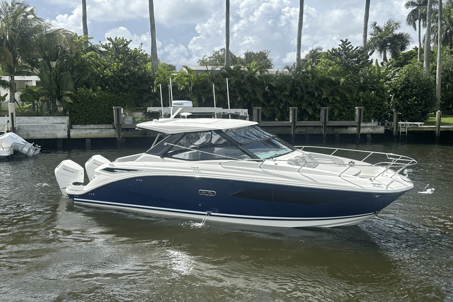 2025 Sea Ray Sundancer 320 Outboard Image Thumbnail #4