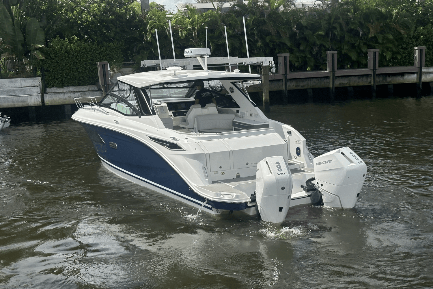 Thumbnail 3 for 2025 Sea Ray Sundancer 320 Outboard