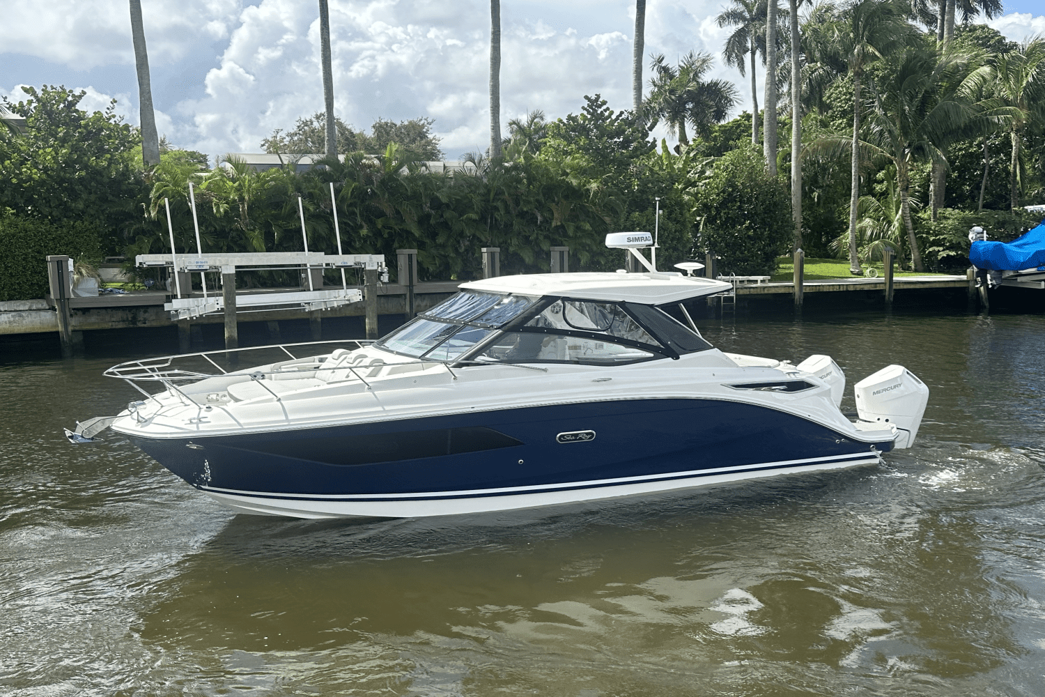 2025 Sea Ray Sundancer 320 Outboard Image Thumbnail #6