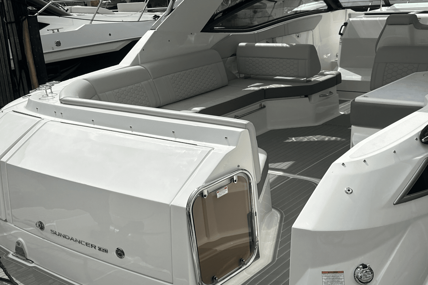 2025 Sea Ray Sundancer 320 Outboard Image Thumbnail #20