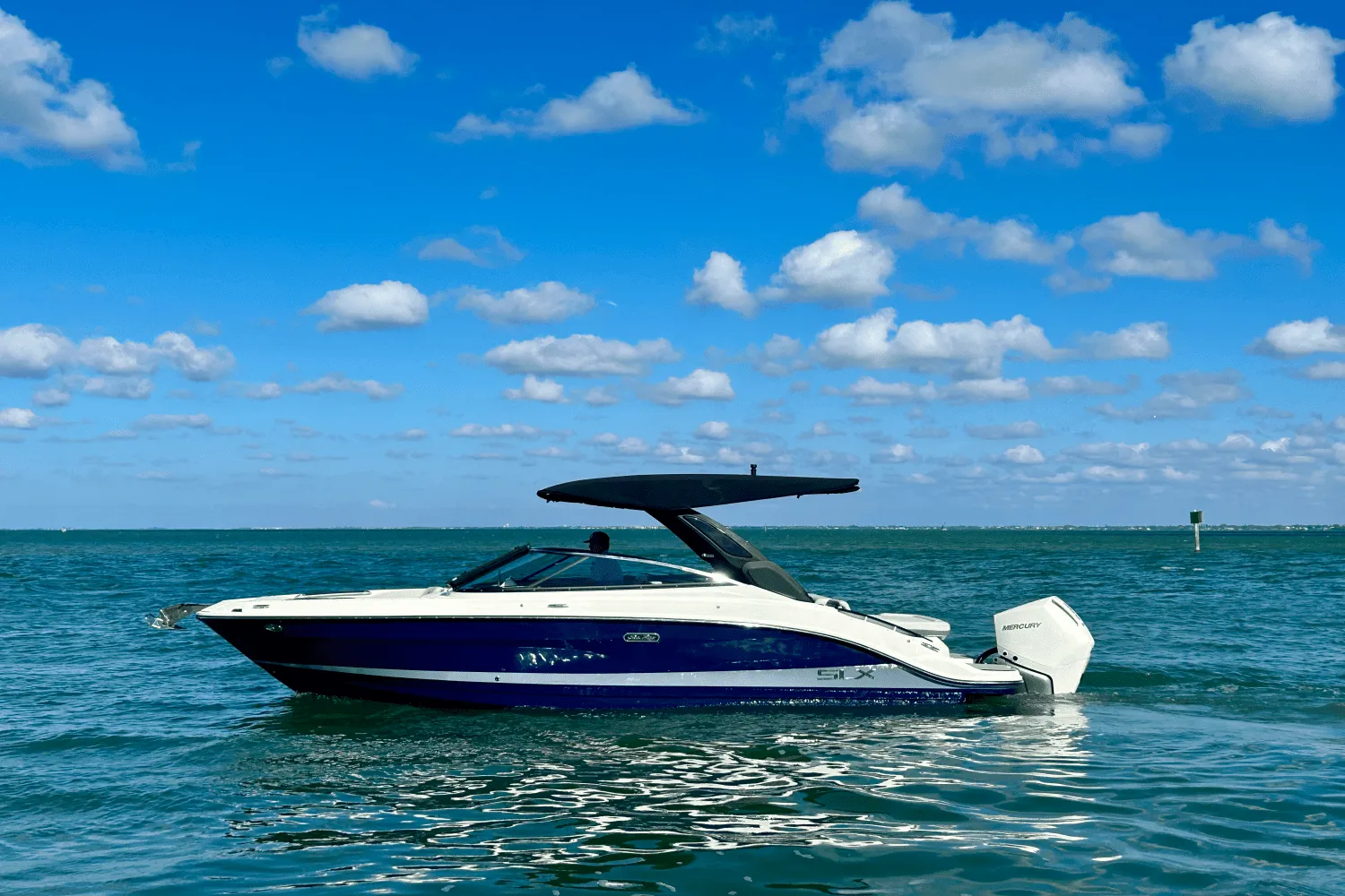 2025 Sea Ray SLX 260 Outboard