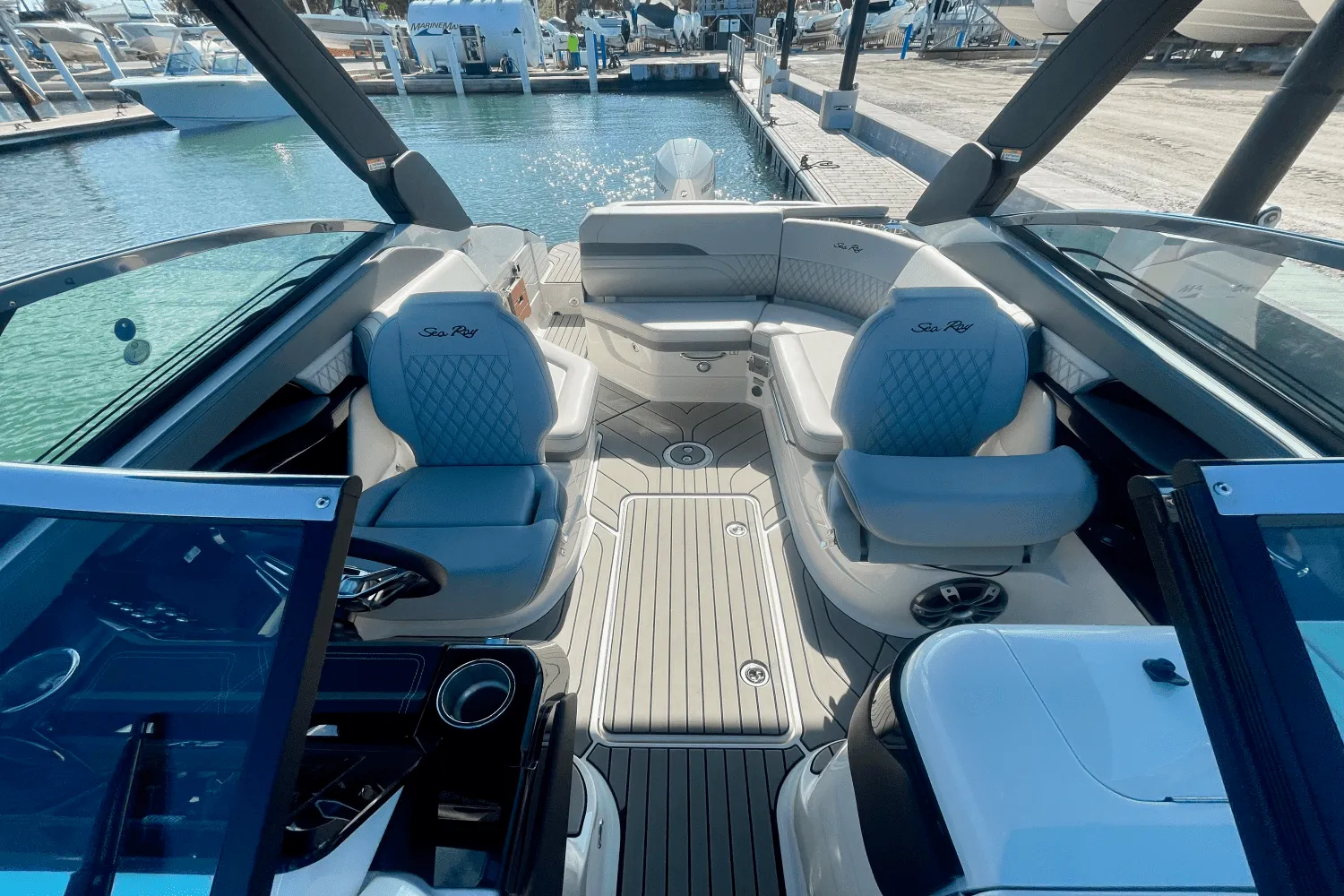 2025 Sea Ray SLX 260 Outboard Image Thumbnail #12
