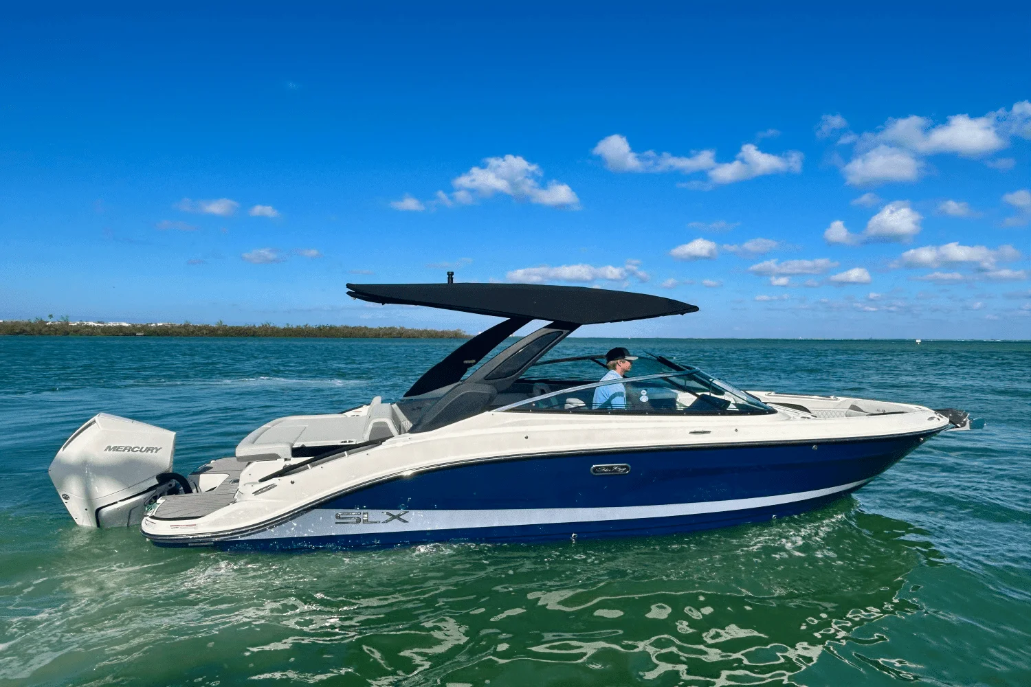 2025 Sea Ray SLX 260 Outboard Image Thumbnail #1