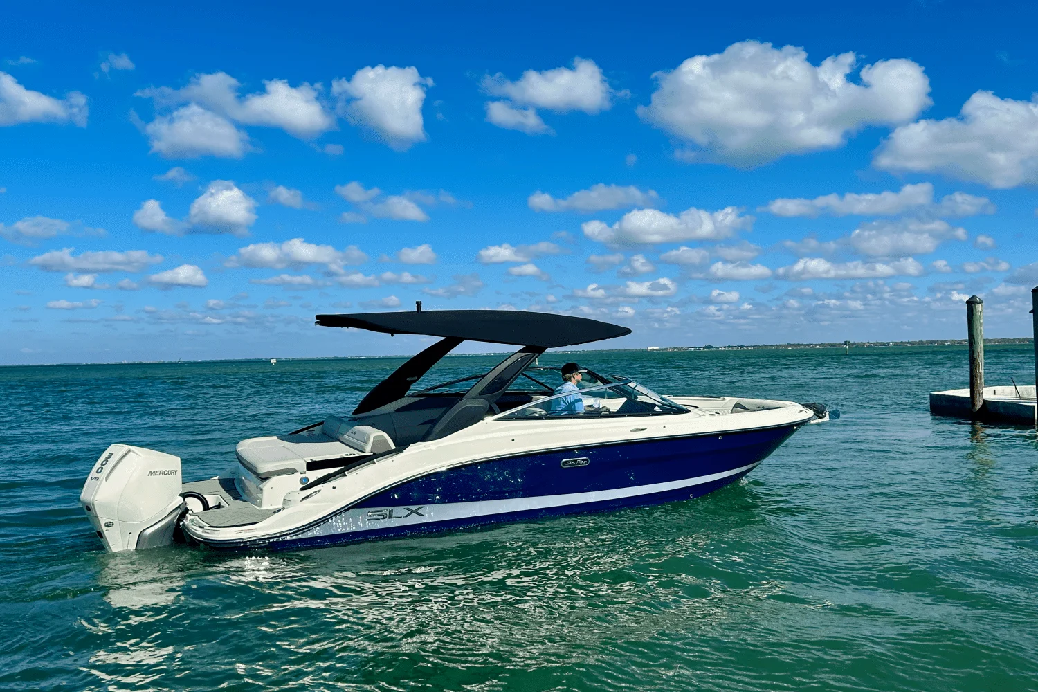 2025 Sea Ray SLX 260 Outboard Image Thumbnail #3