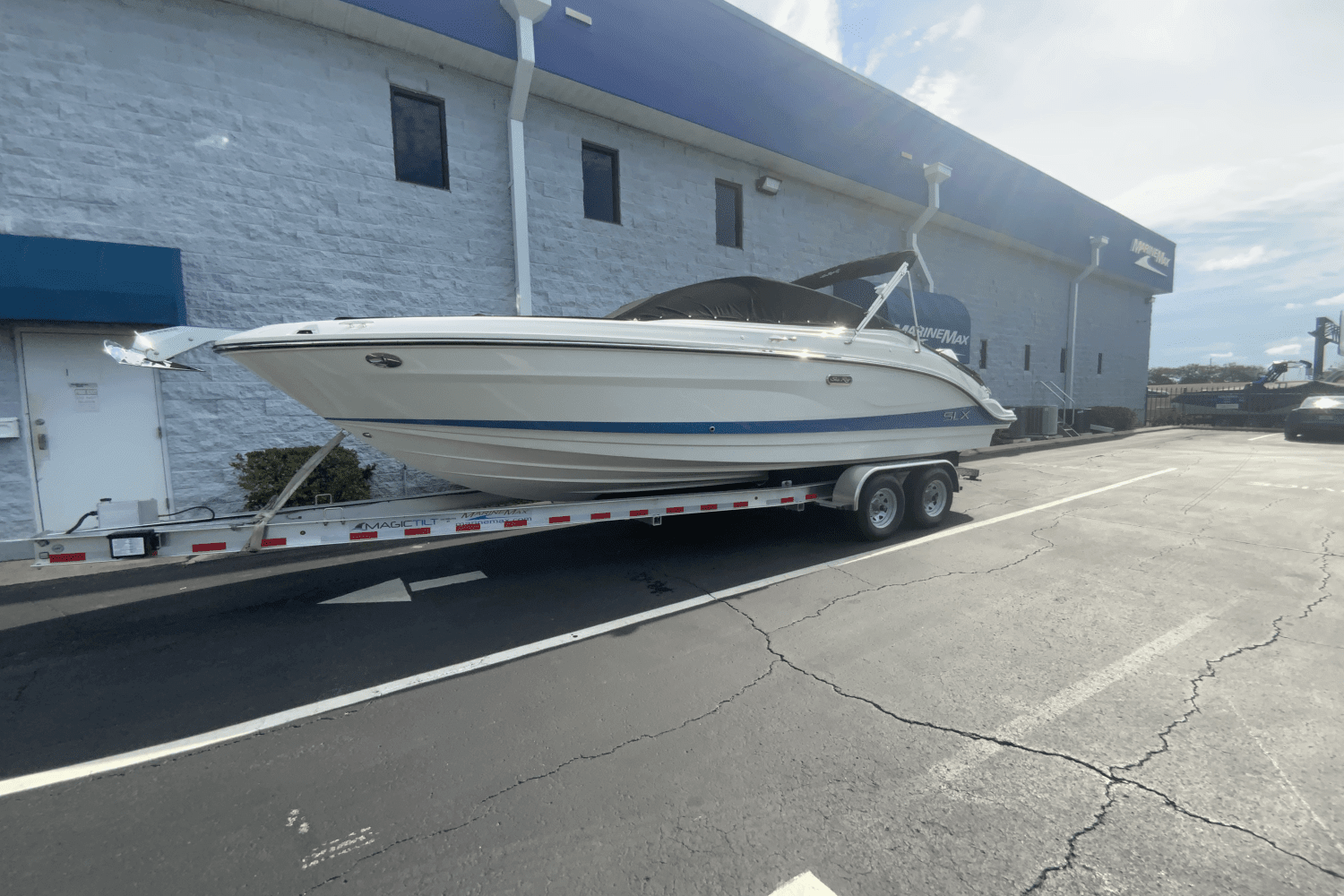 Thumbnail 2 for 2025 Sea Ray SLX 260