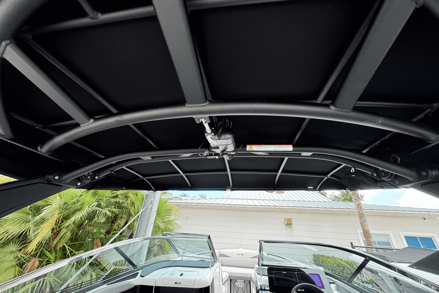 2025 Sea Ray SLX 260 Outboard Image Thumbnail #21