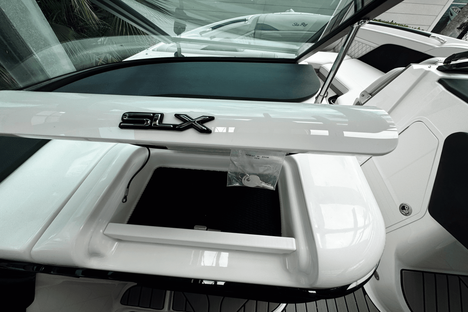 2025 Sea Ray SLX 260 Outboard Image Thumbnail #15