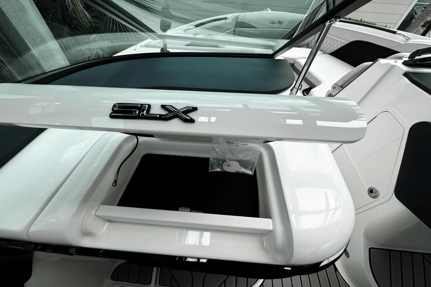 2025 Sea Ray SLX 260 Outboard Image Thumbnail #15