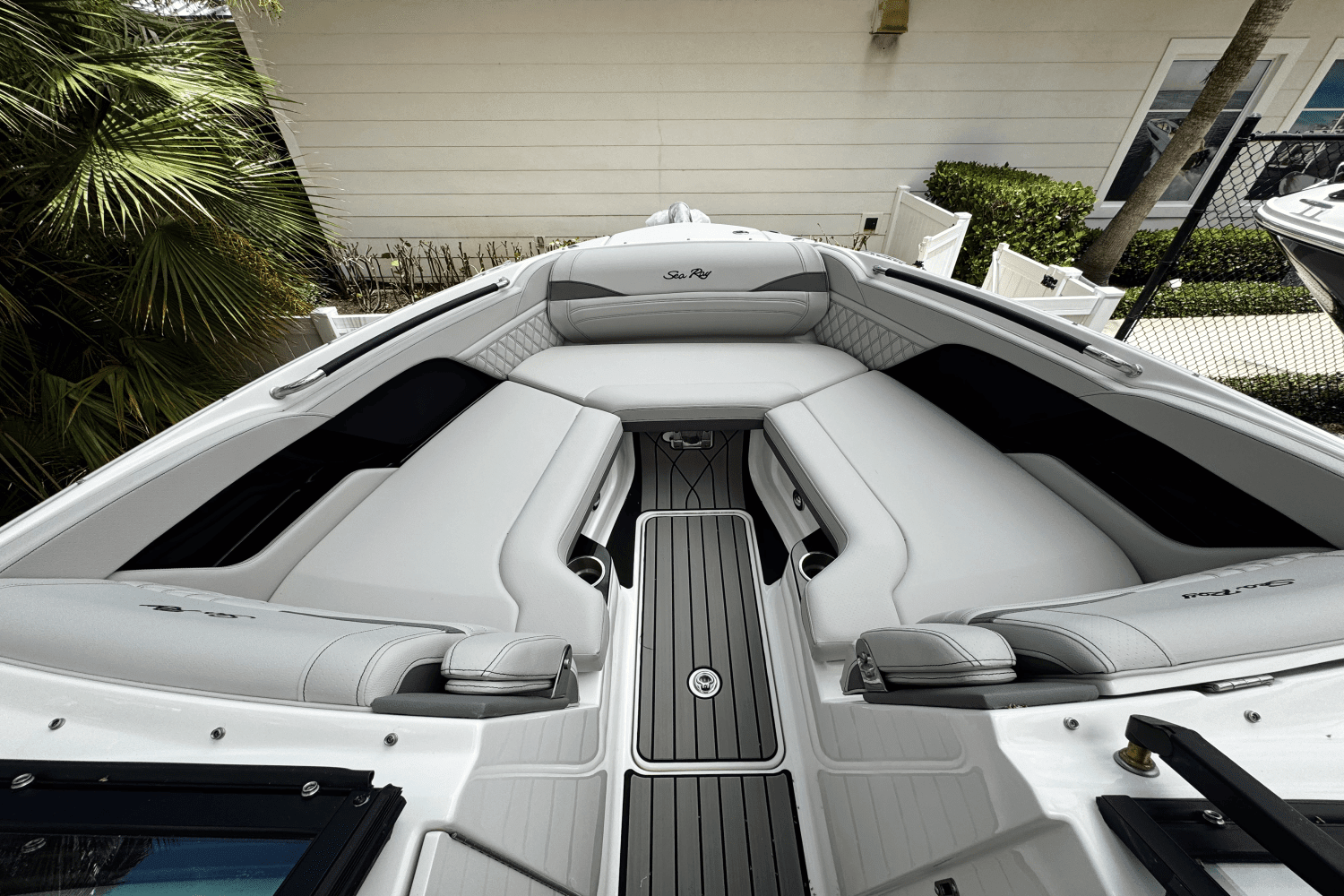 2025 Sea Ray SLX 260 Outboard Image Thumbnail #14