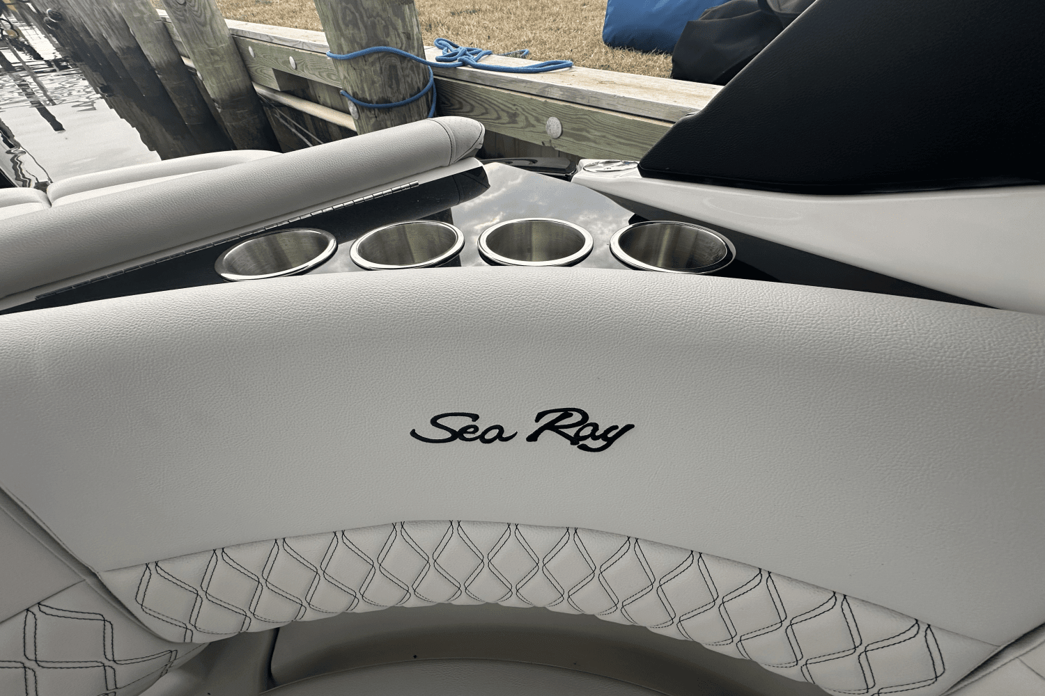 2025 Sea Ray SLX 260 Outboard Image Thumbnail #15