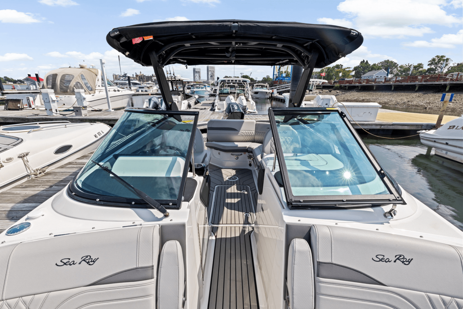 2025 Sea Ray SLX 260 Outboard Image Thumbnail #29