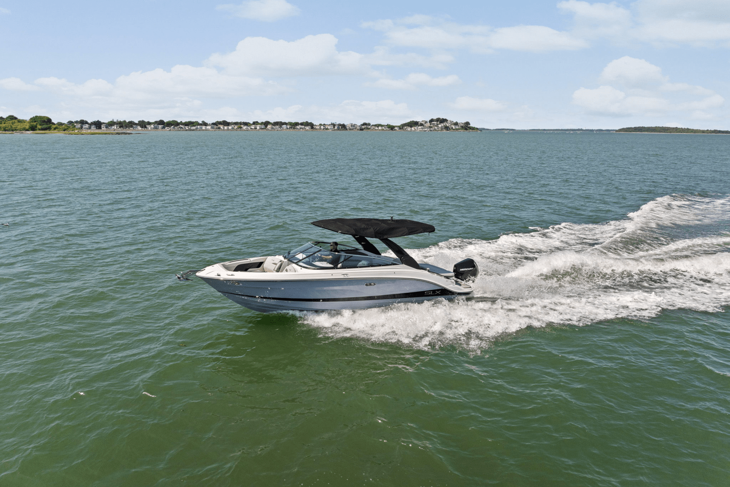 2025 Sea Ray SLX 260 Outboard