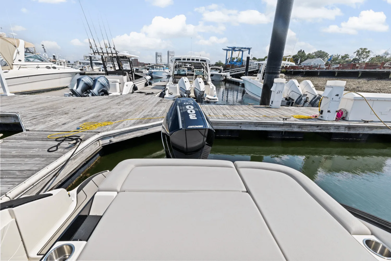 2025 Sea Ray SLX 260 Outboard Image Thumbnail #11