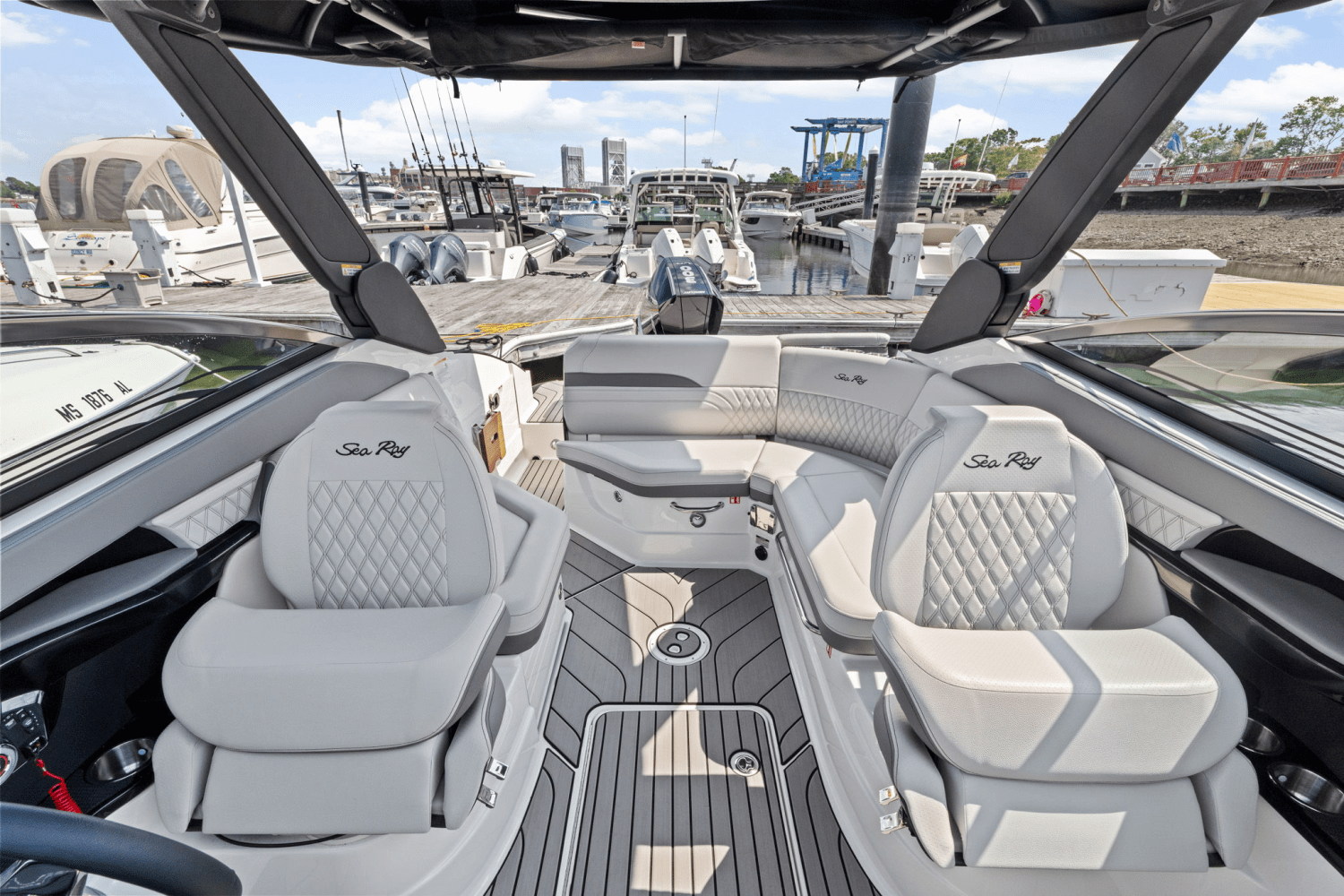 2025 Sea Ray SLX 260 Outboard Image Thumbnail #19