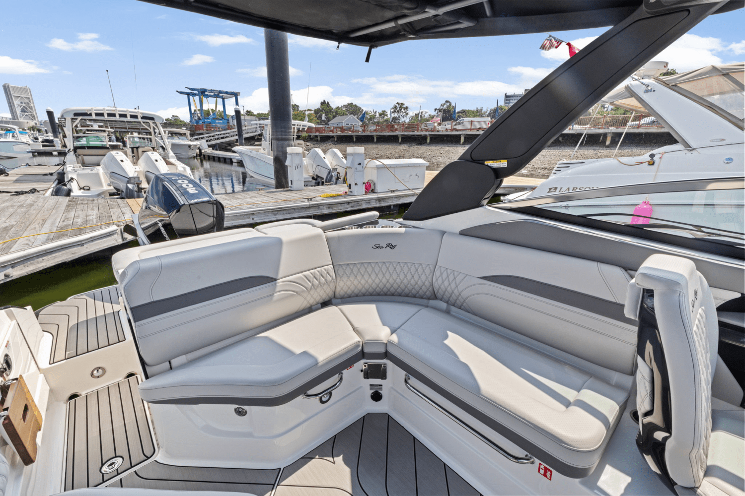 2025 Sea Ray SLX 260 Outboard Image Thumbnail #13