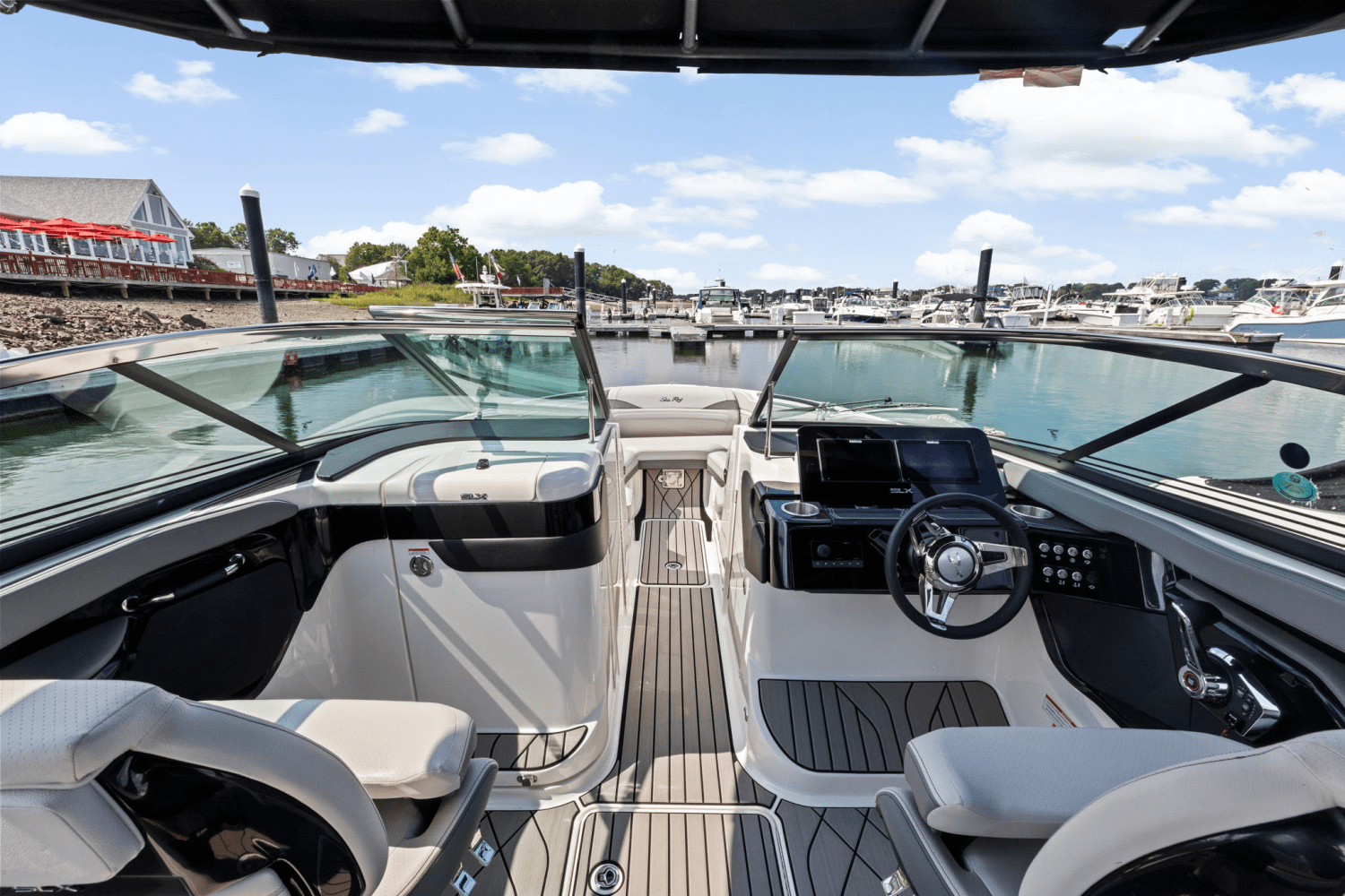 2025 Sea Ray SLX 260 Outboard Image Thumbnail #20