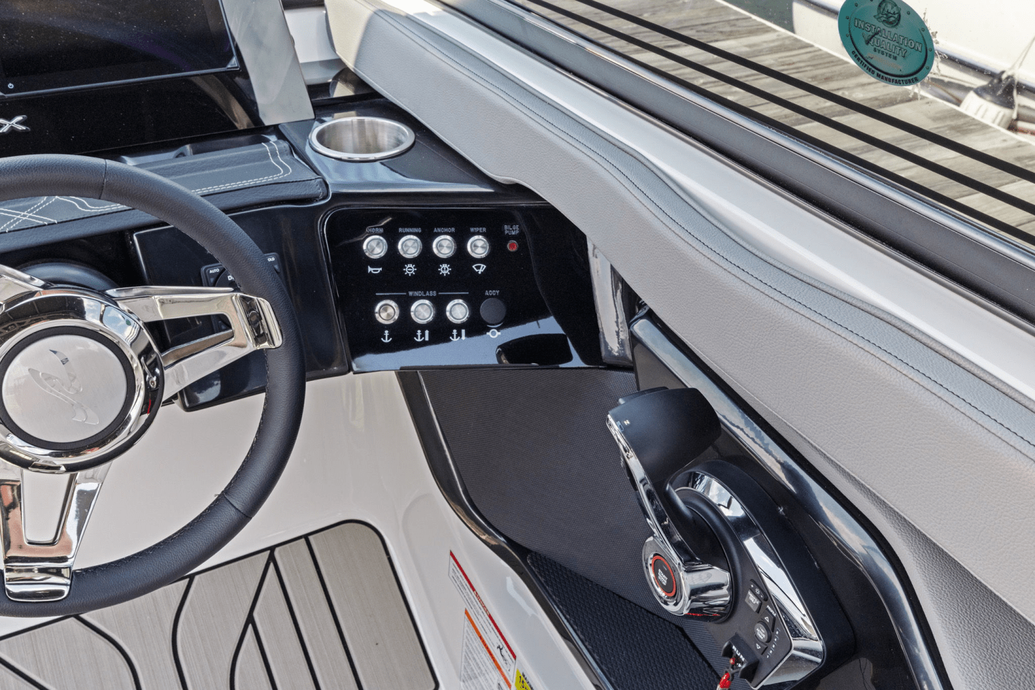 2025 Sea Ray SLX 260 Outboard Image Thumbnail #24