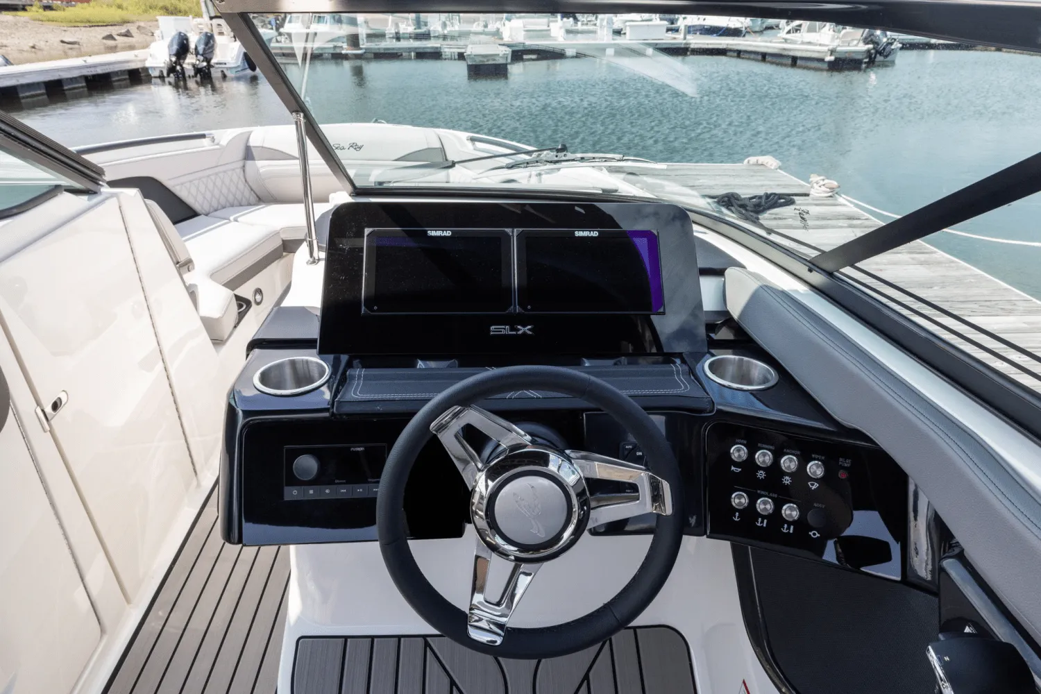 2025 Sea Ray SLX 260 Outboard Image Thumbnail #23