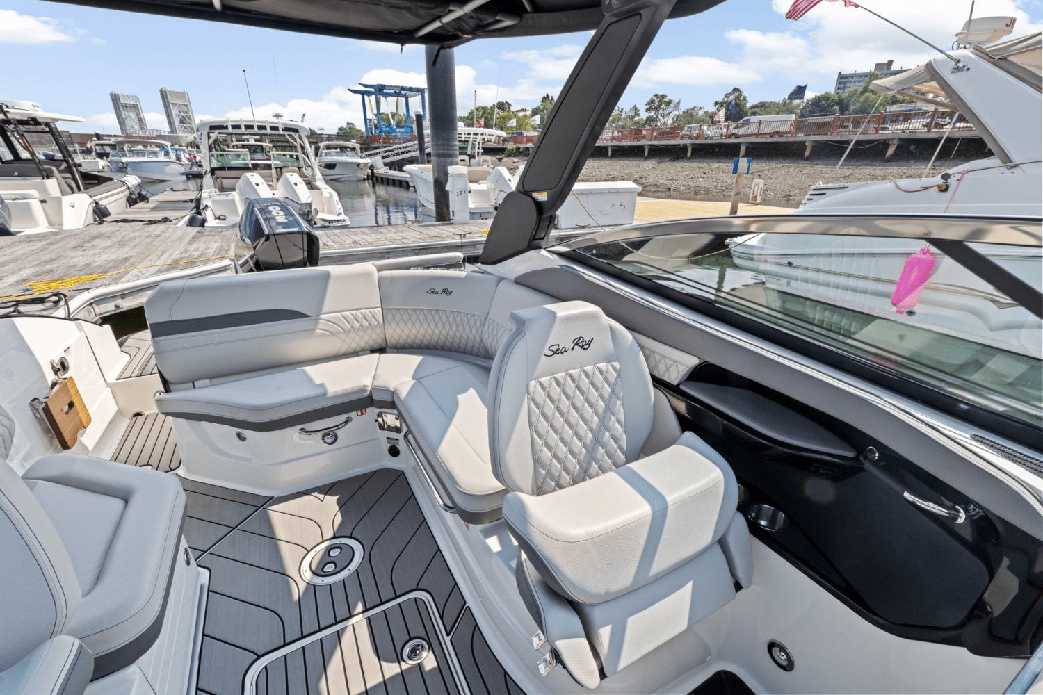 2025 Sea Ray SLX 260 Outboard Image Thumbnail #15