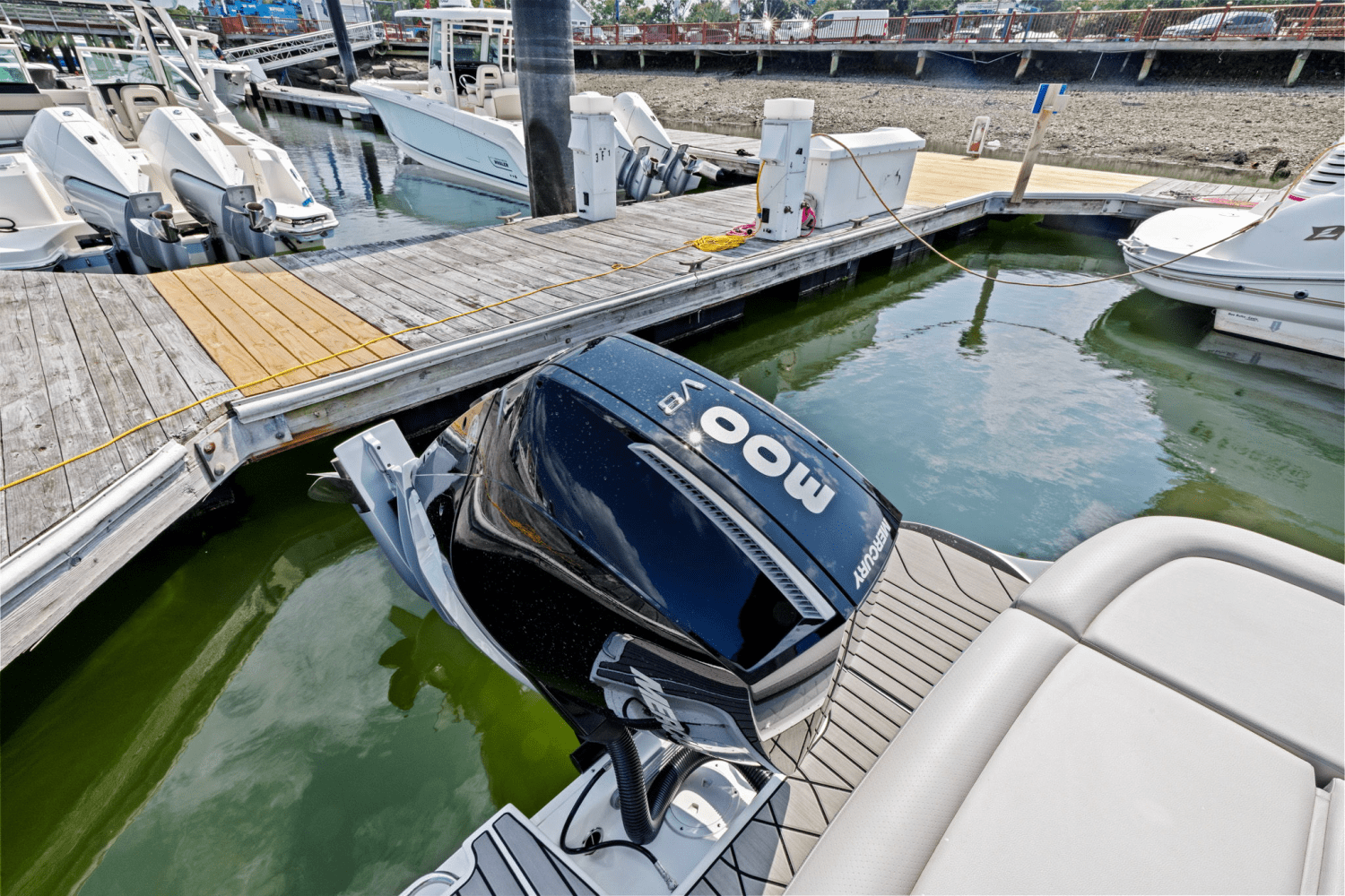 2025 Sea Ray SLX 260 Outboard Image Thumbnail #8