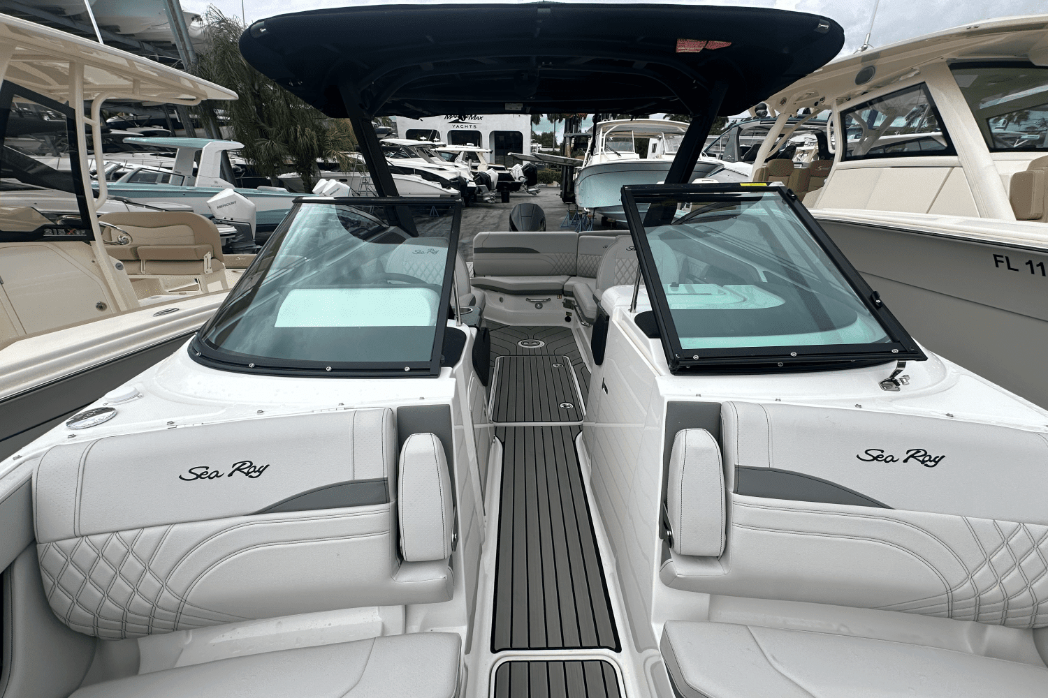 2025 Sea Ray SLX 260 Outboard Image Thumbnail #22