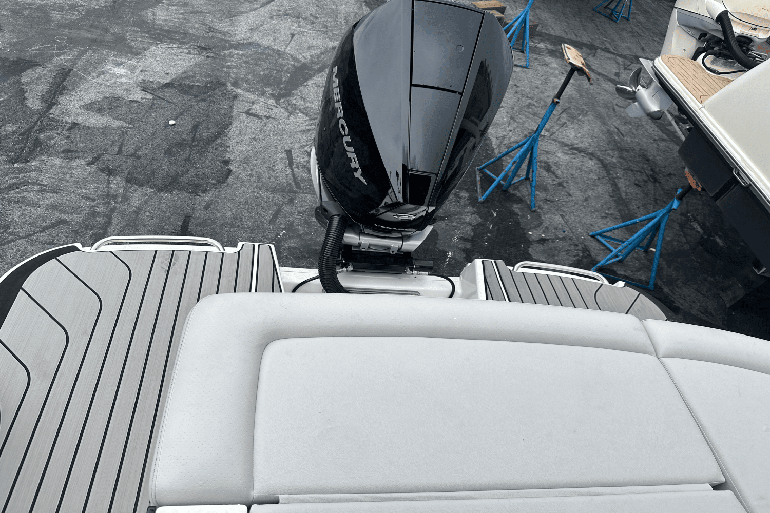 2025 Sea Ray SLX 260 Outboard Image Thumbnail #10