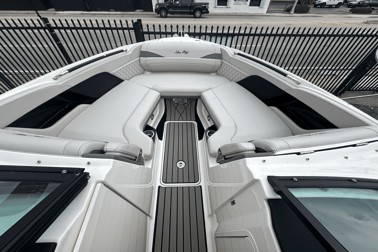 2025 Sea Ray SLX 260 Outboard Image Thumbnail #23