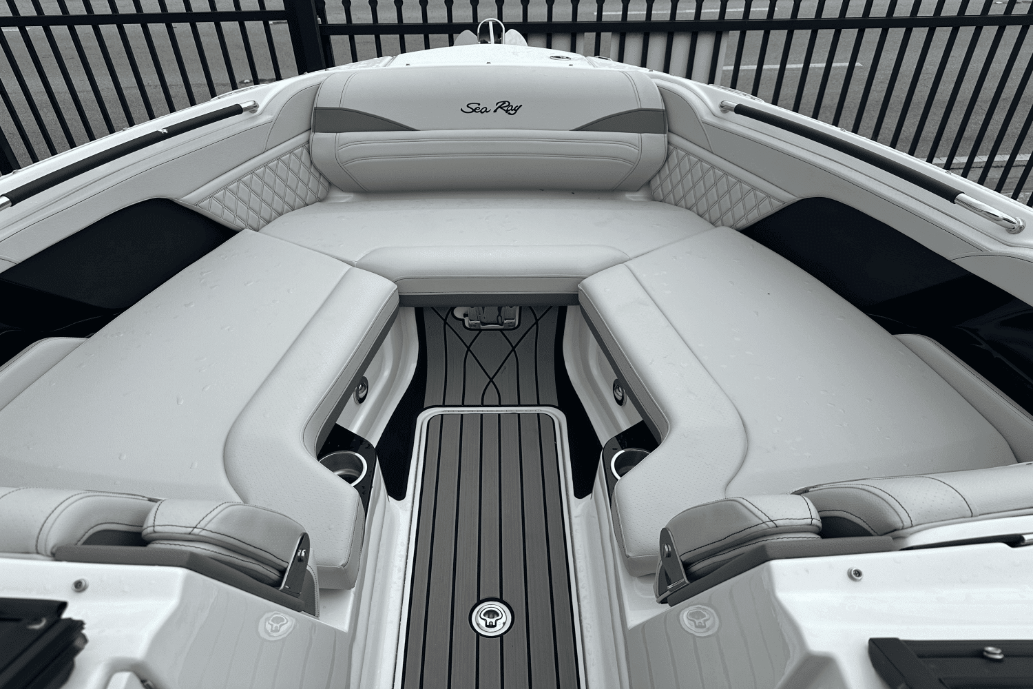 2025 Sea Ray SLX 260 Outboard Image Thumbnail #20