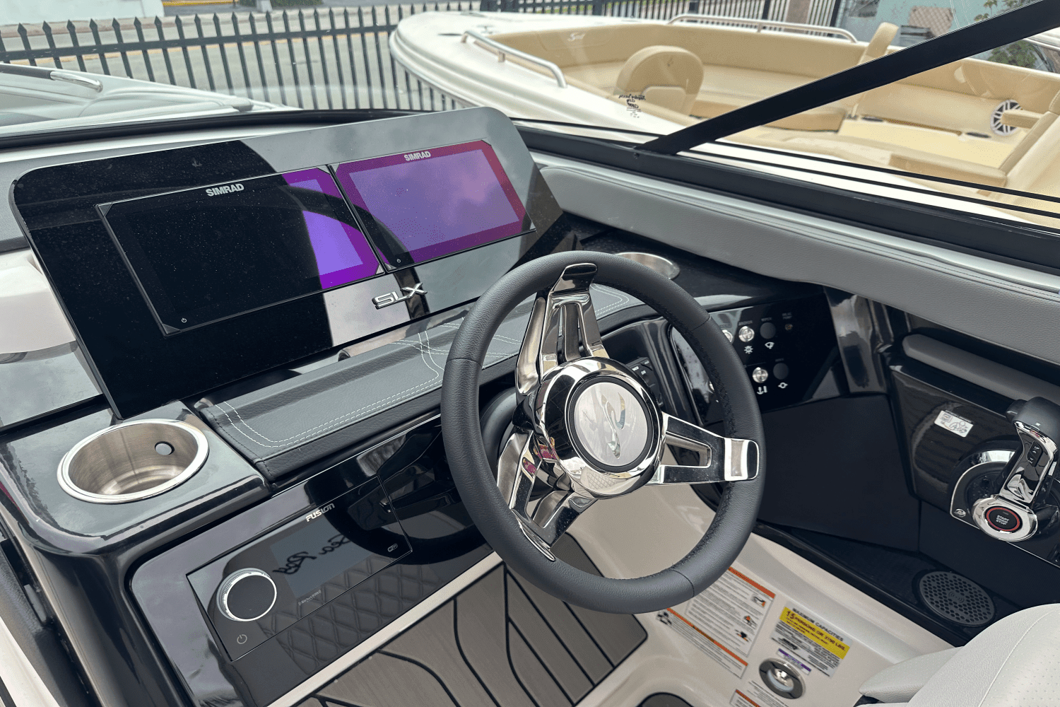 2025 Sea Ray SLX 260 Outboard Image Thumbnail #18