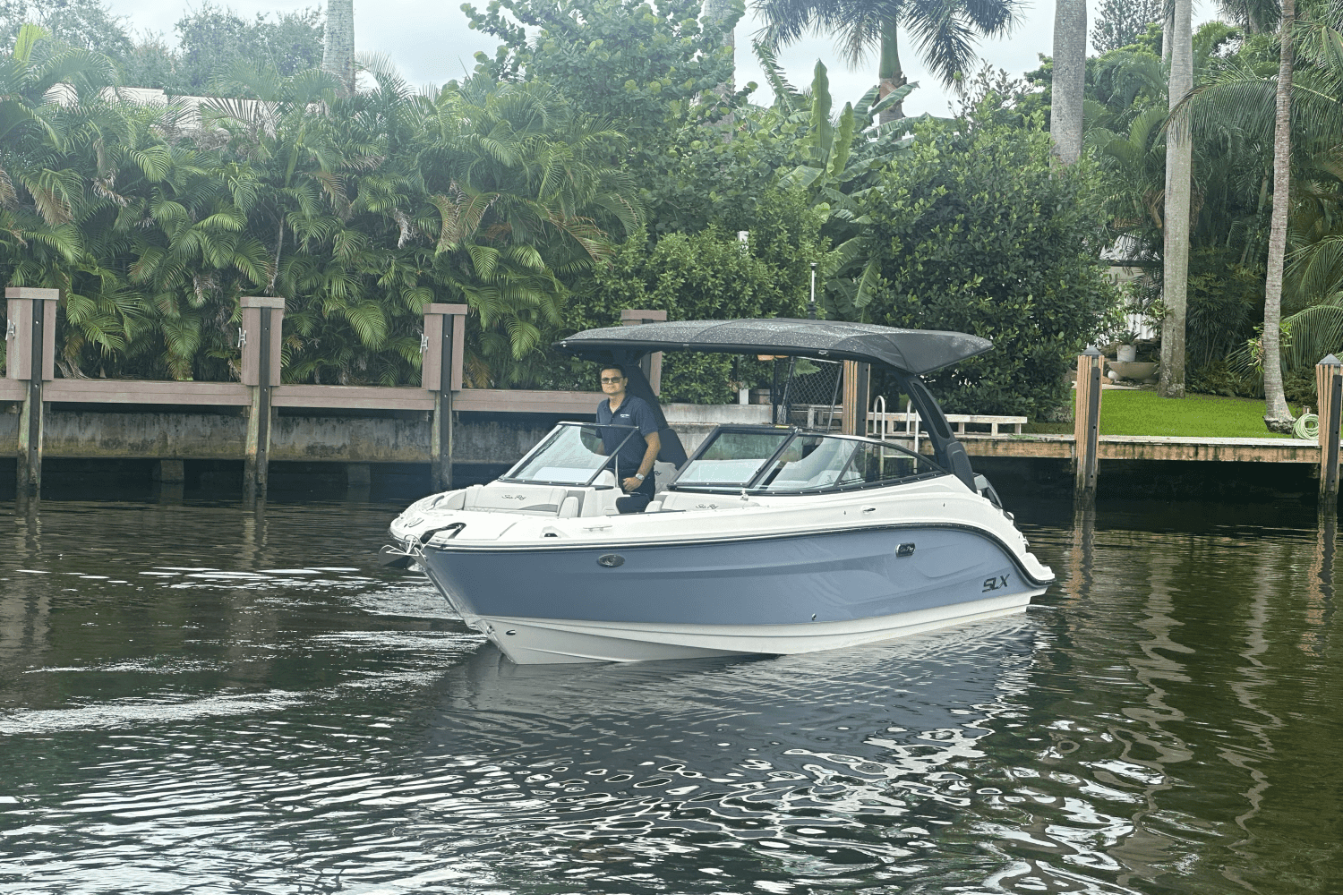 2025 Sea Ray SLX 260 Outboard Image Thumbnail #6