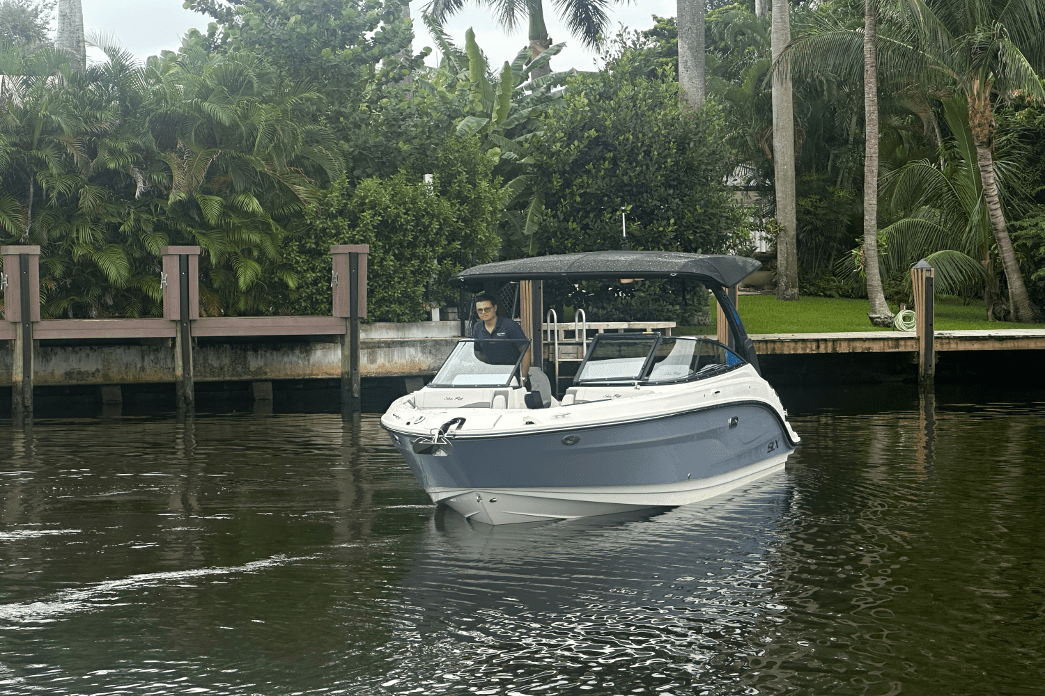 2025 Sea Ray SLX 260 Outboard Image Thumbnail #5