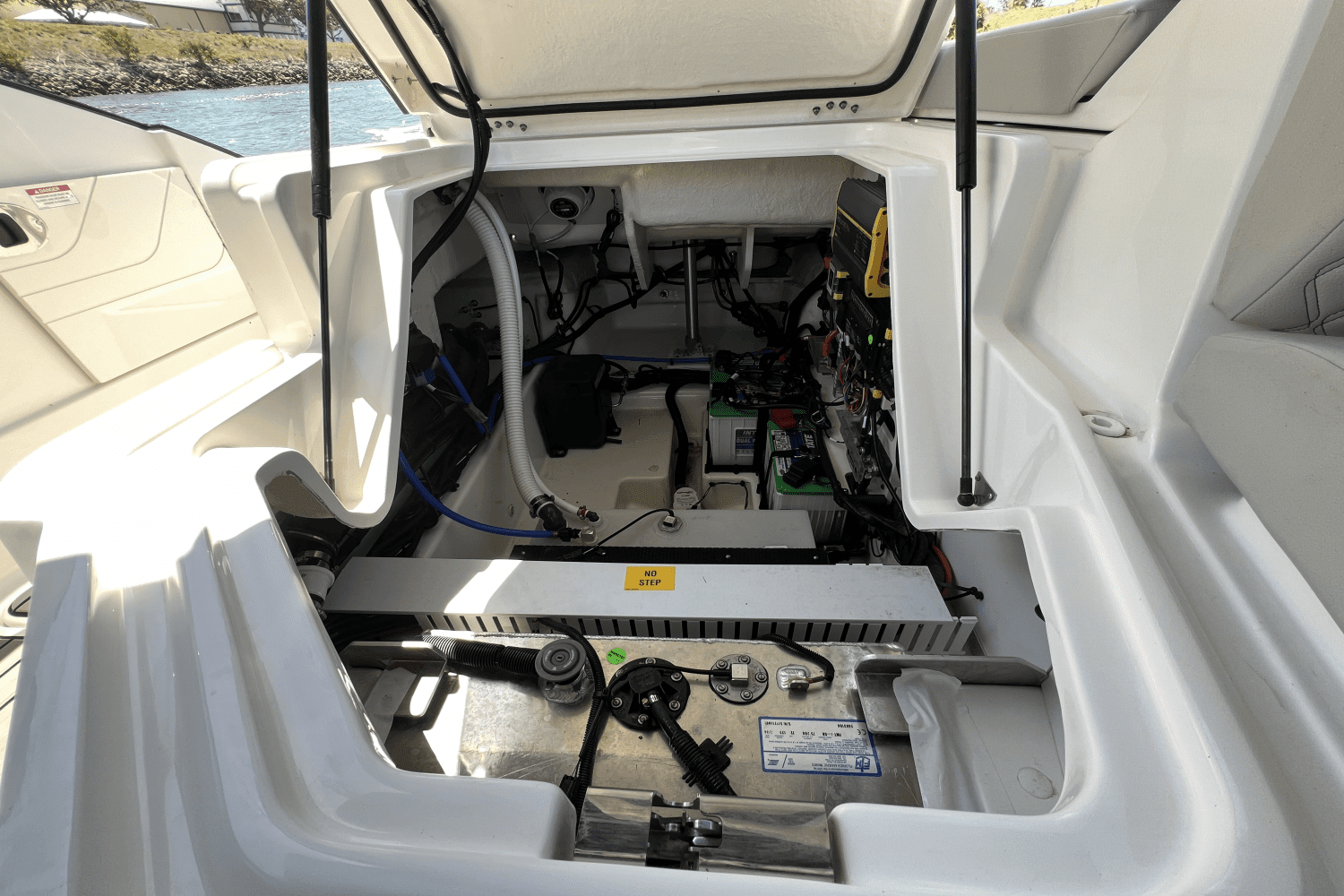 2025 Sea Ray SLX 260 Outboard Image Thumbnail #44