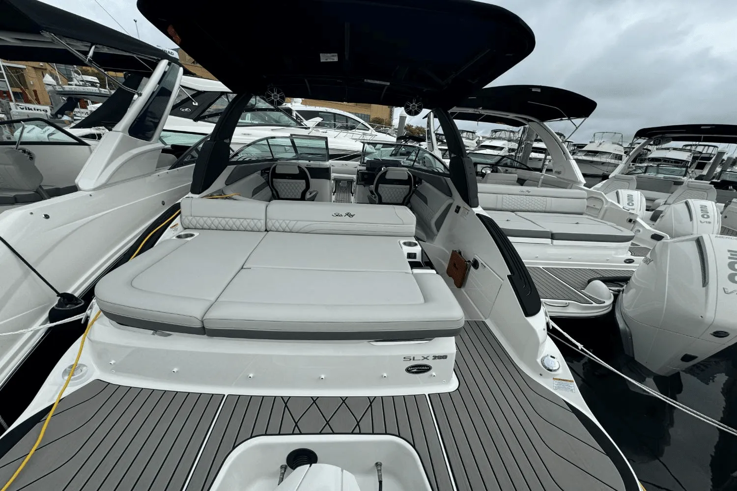 2025 Sea Ray SLX 260 Outboard Image Thumbnail #5