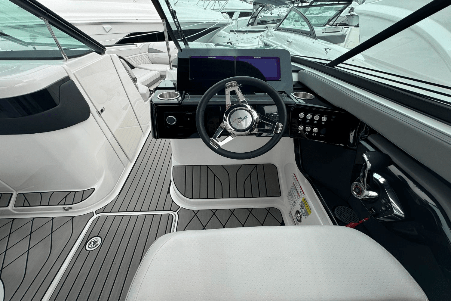 2025 Sea Ray SLX 260 Outboard Image Thumbnail #23