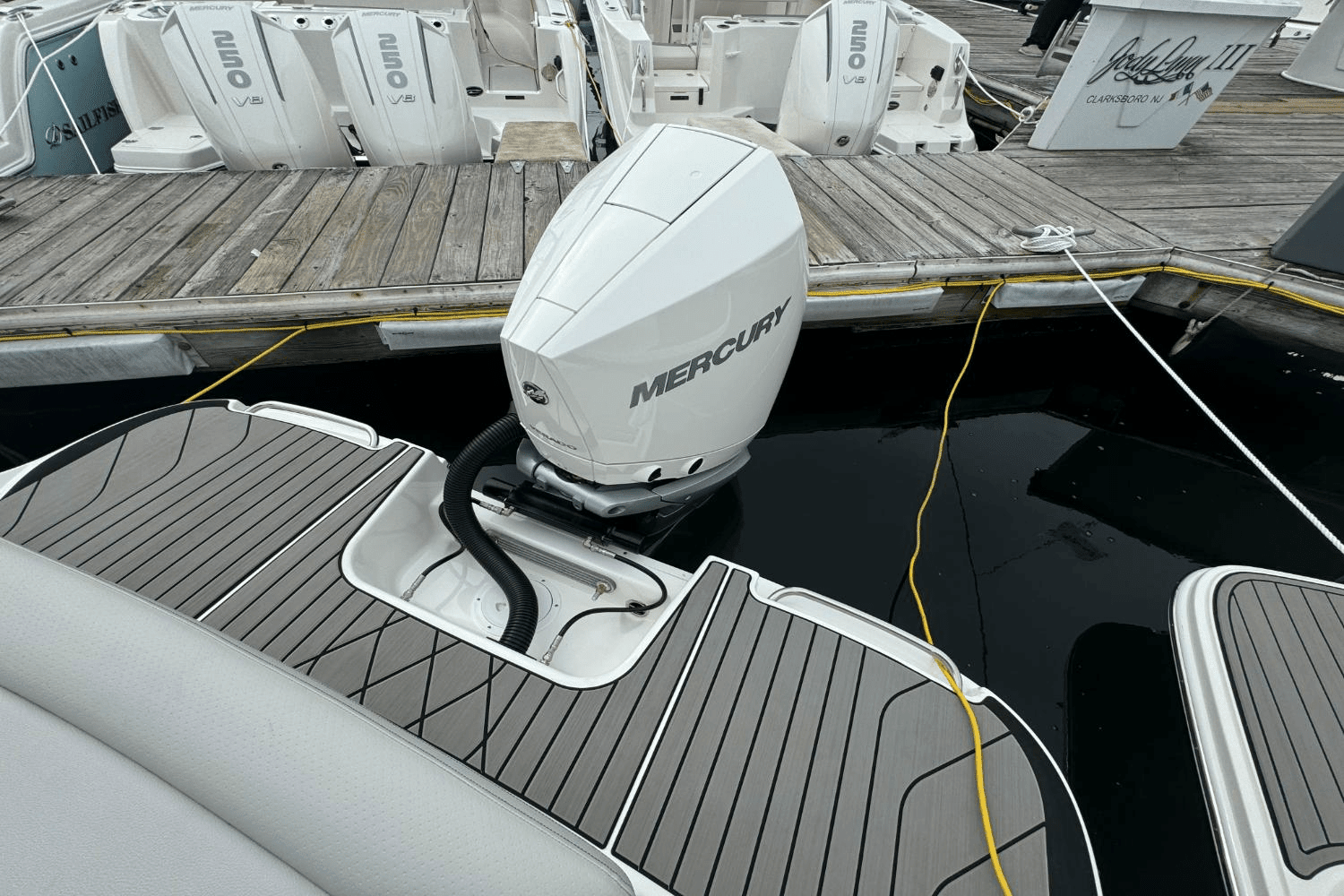 2025 Sea Ray SLX 260 Outboard Image Thumbnail #3