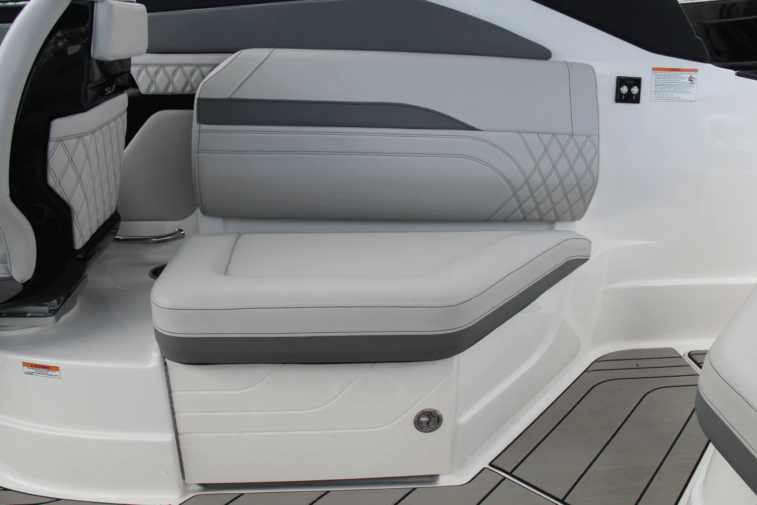 2025 Sea Ray SLX 260 Outboard Image Thumbnail #22