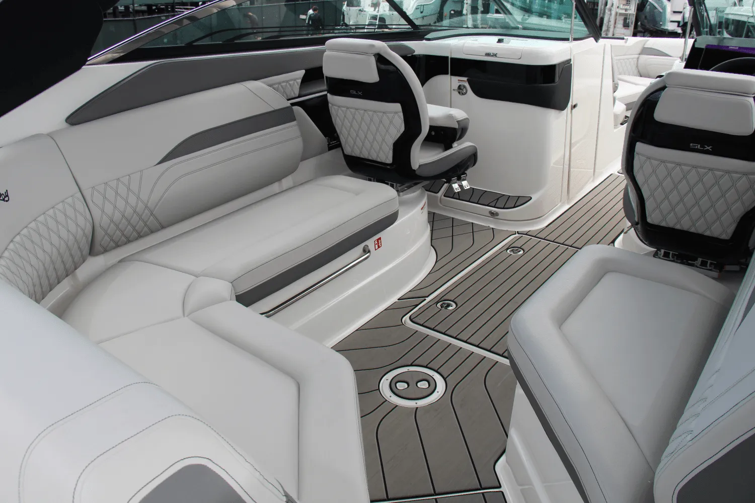 2025 Sea Ray SLX 260 Outboard Image Thumbnail #19