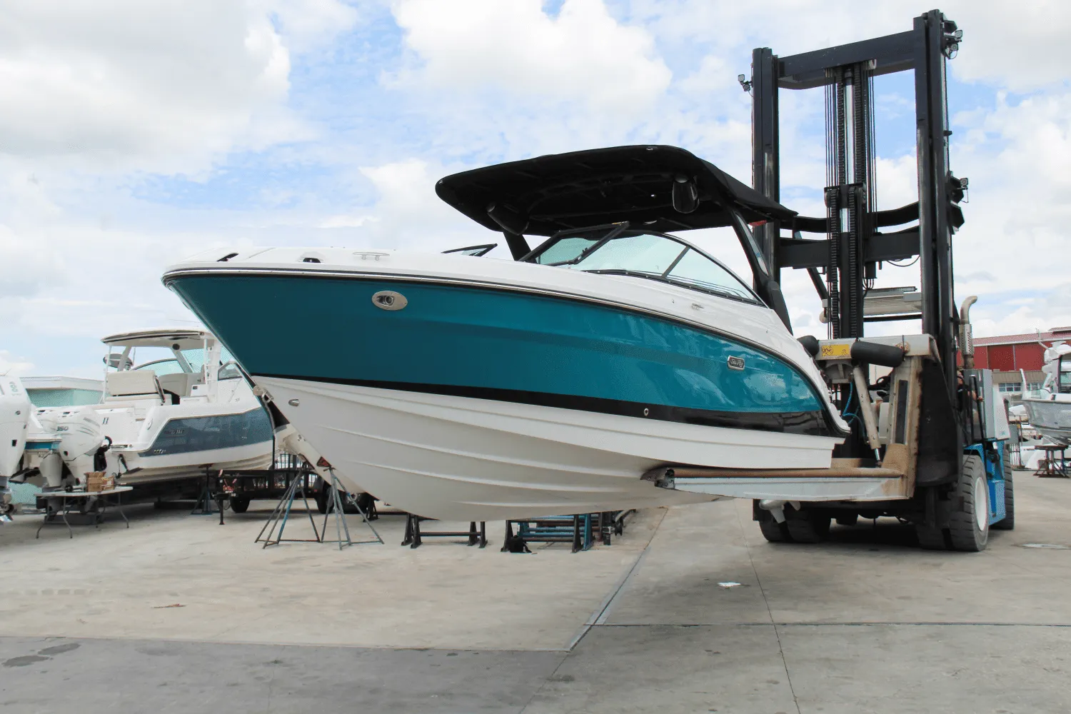 2025 Sea Ray SLX 260 Outboard Image Thumbnail #4
