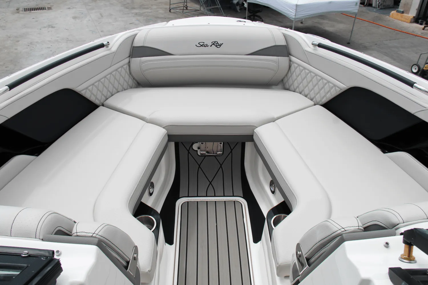2025 Sea Ray SLX 260 Outboard Image Thumbnail #34