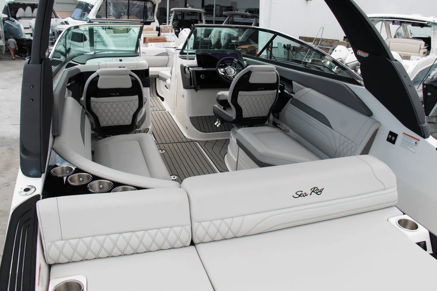 2025 Sea Ray SLX 260 Outboard Image Thumbnail #15