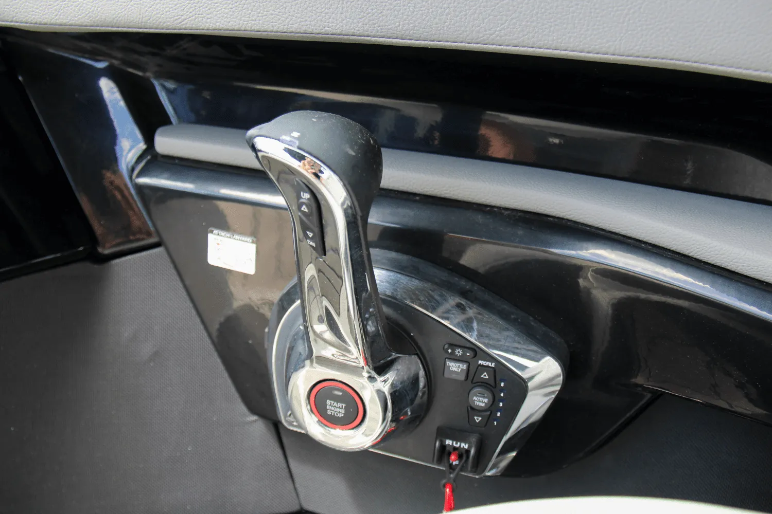2025 Sea Ray SLX 260 Outboard Image Thumbnail #30