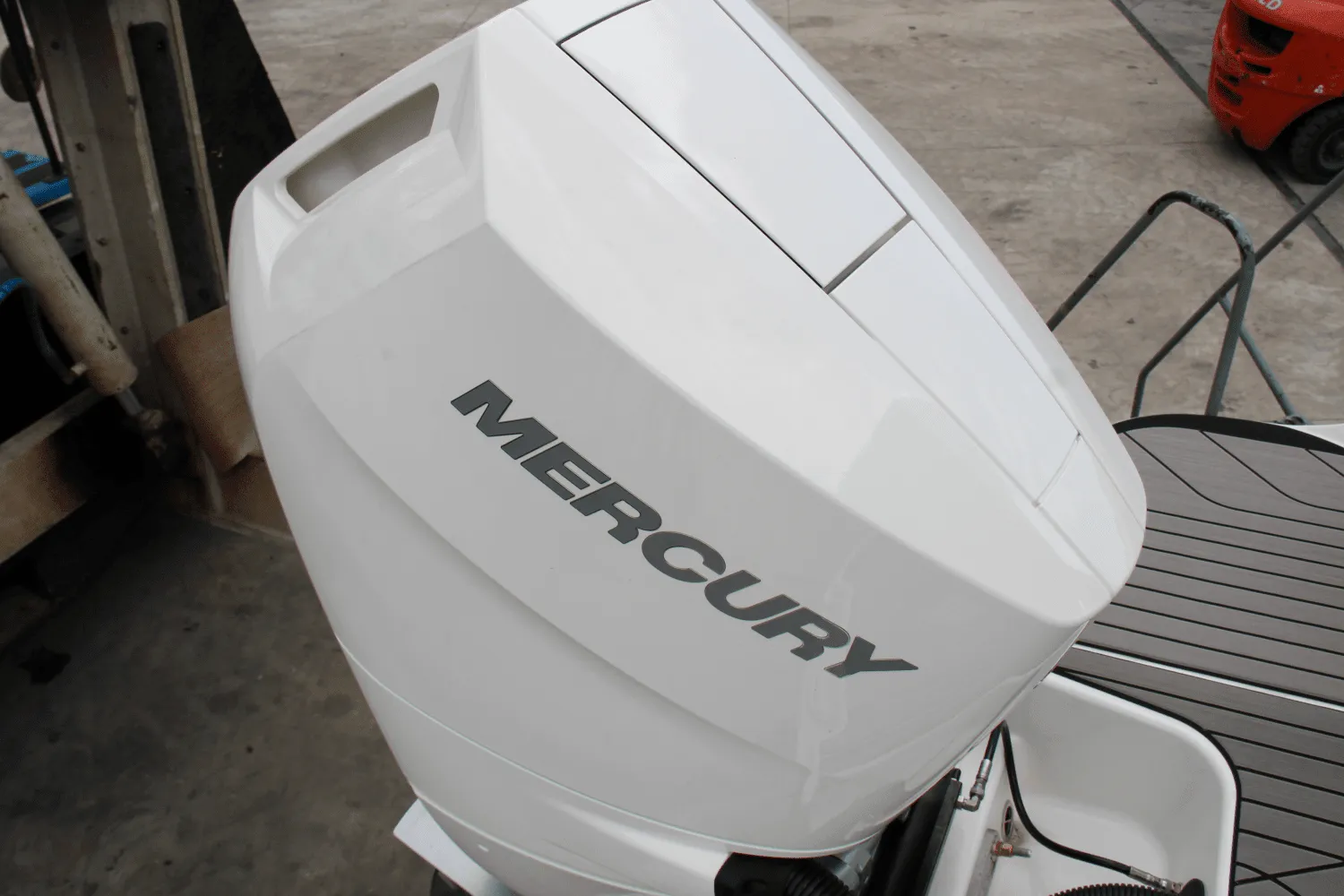 2025 Sea Ray SLX 260 Outboard Image Thumbnail #9