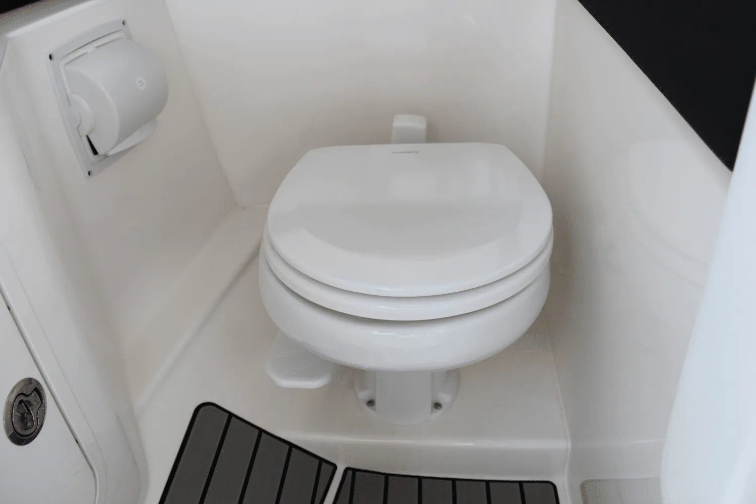 2025 Sea Ray SLX 260 Outboard Image Thumbnail #26