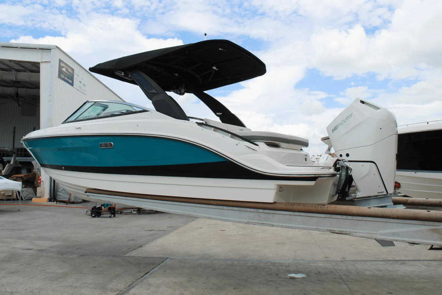 2025 Sea Ray SLX 260 Outboard Image Thumbnail #6